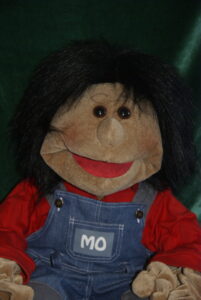 Mo